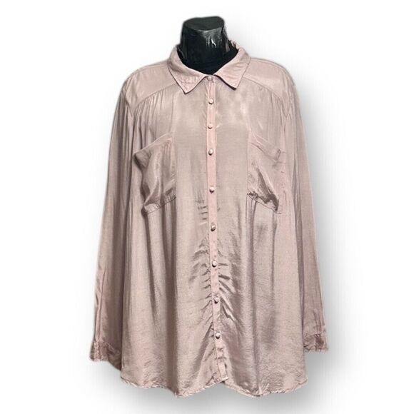 Torrid 5X Blush Pink Satin Blouse Button Up Neutral Minimal Work Career NWT - Picture 2 of 12